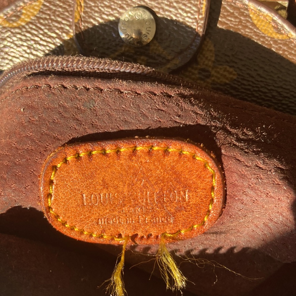 Louis Vuitton bag make or female attire with accent wallet / coin purse - Picture 2 of 5